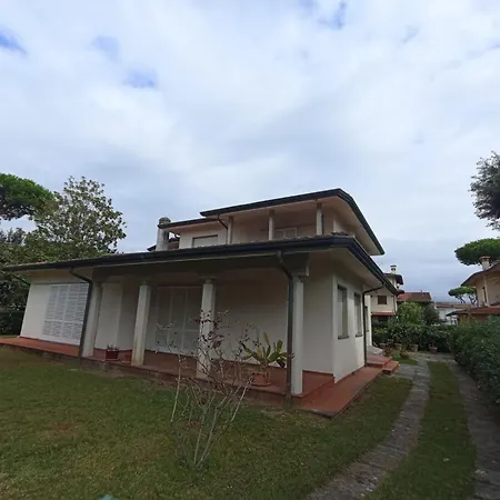 Villa In Versilia Vicino Al Mare *